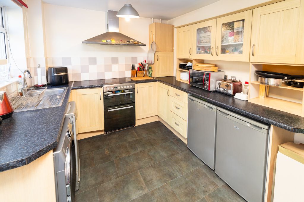 Property photo 3 of 9 Kitchen-Diner