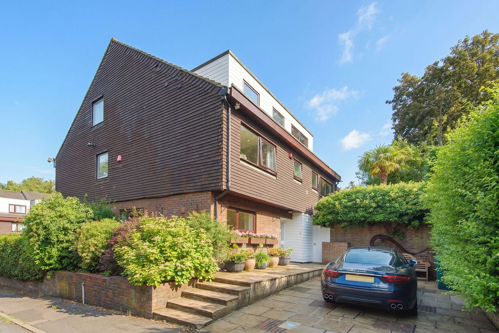 Property photo 1 of 17