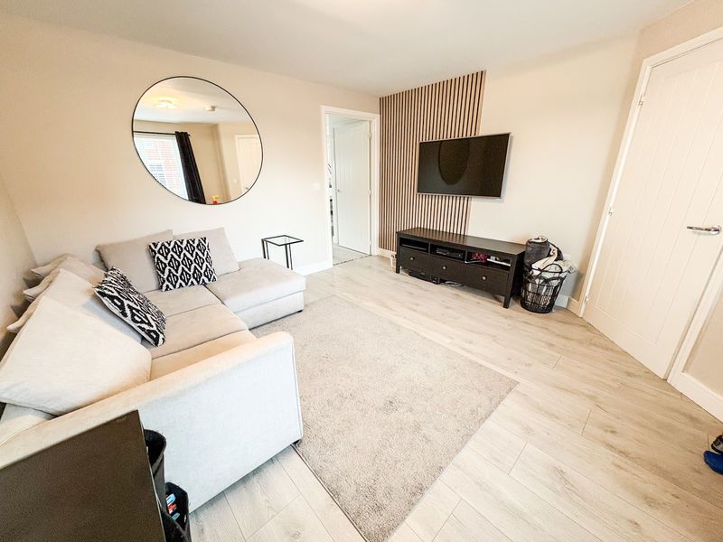 Property photo 3 of 12 Photo 5