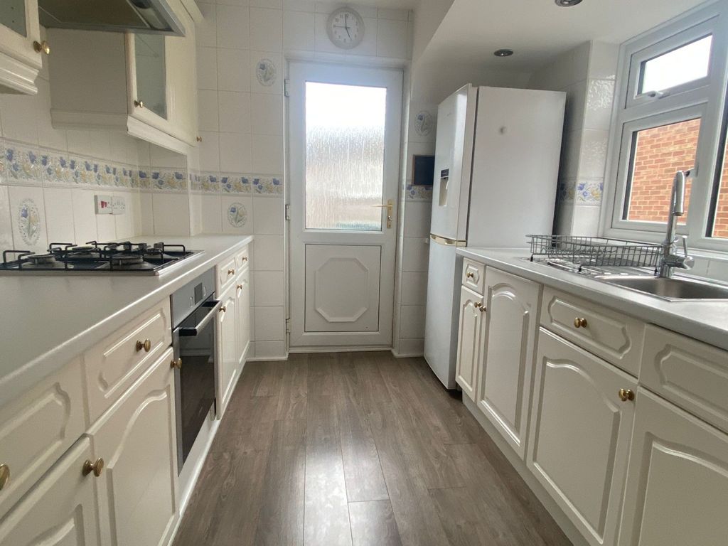 Property photo 3 of 13 3076023