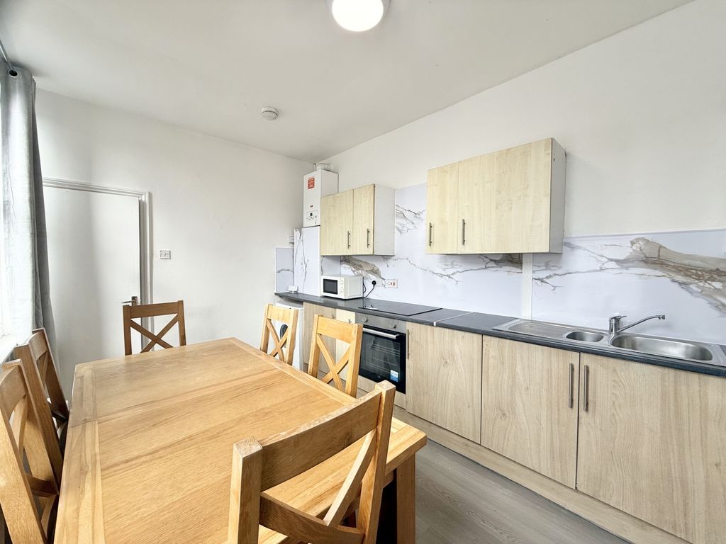 Property photo 3 of 13 Img_0426