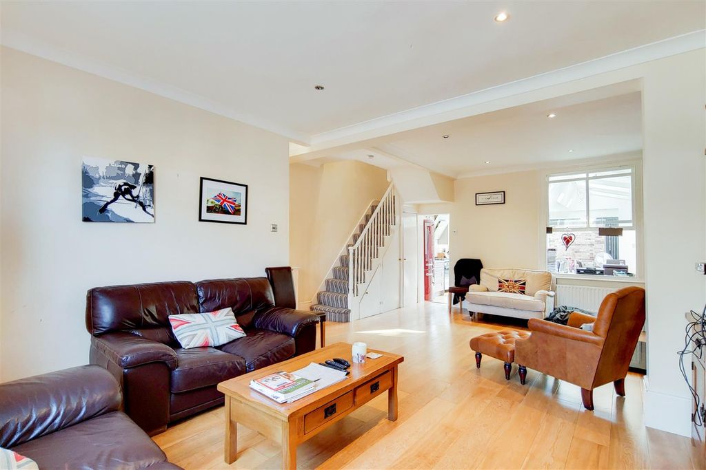 Property photo 2 of 13