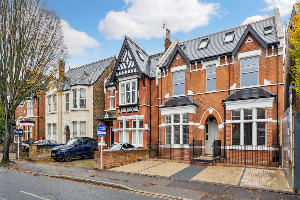 Property photo 3 of 10