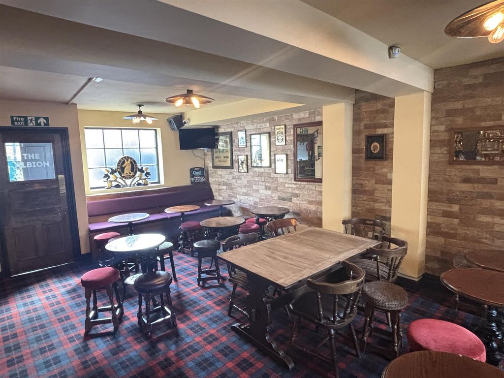 Property photo 3 of 9 Photo 2