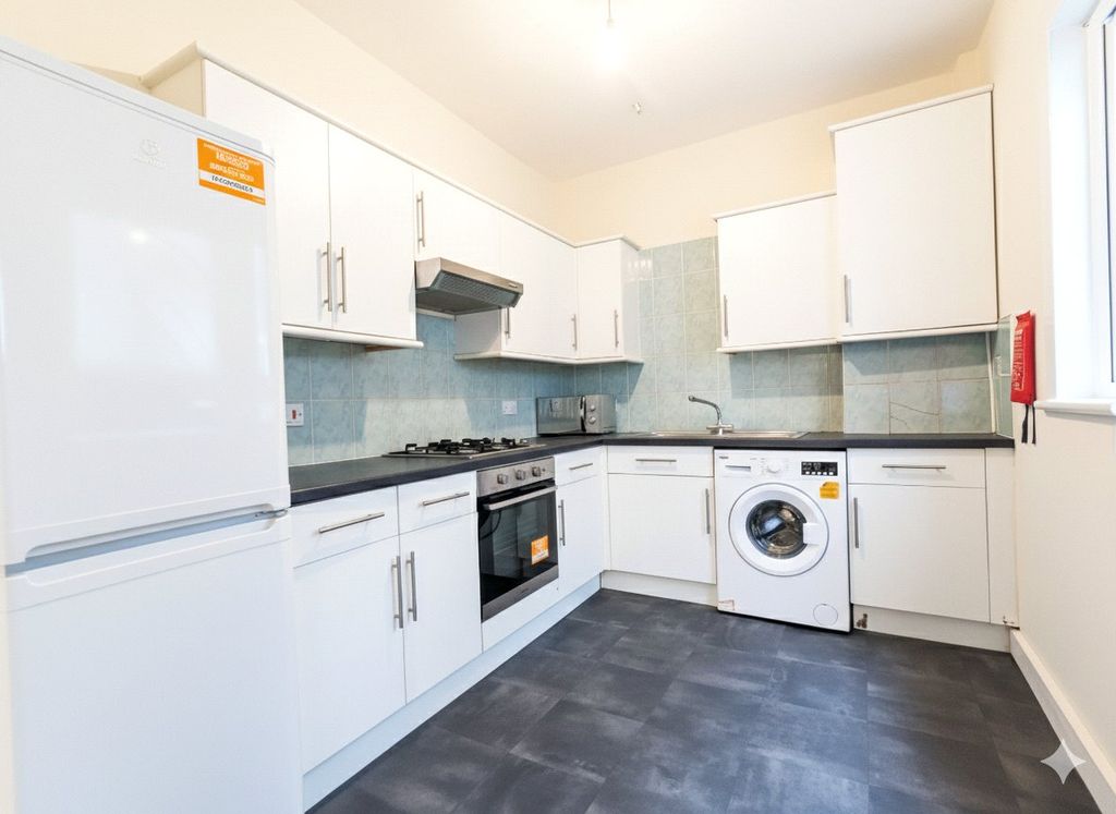 Property photo 3 of 12 Picture No. 31