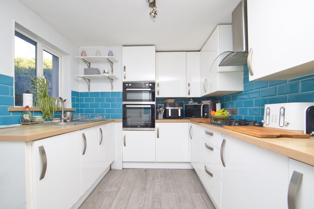 Property photo 3 of 14 Picture 3