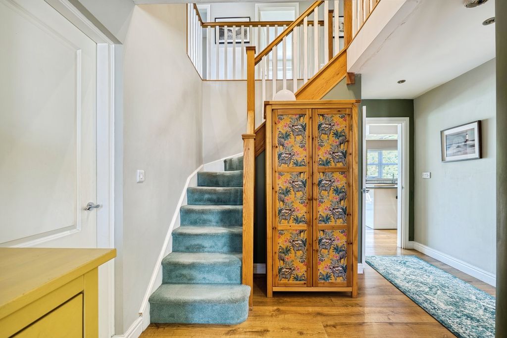 Property photo 3 of 29 Pbox-Img.Jpg