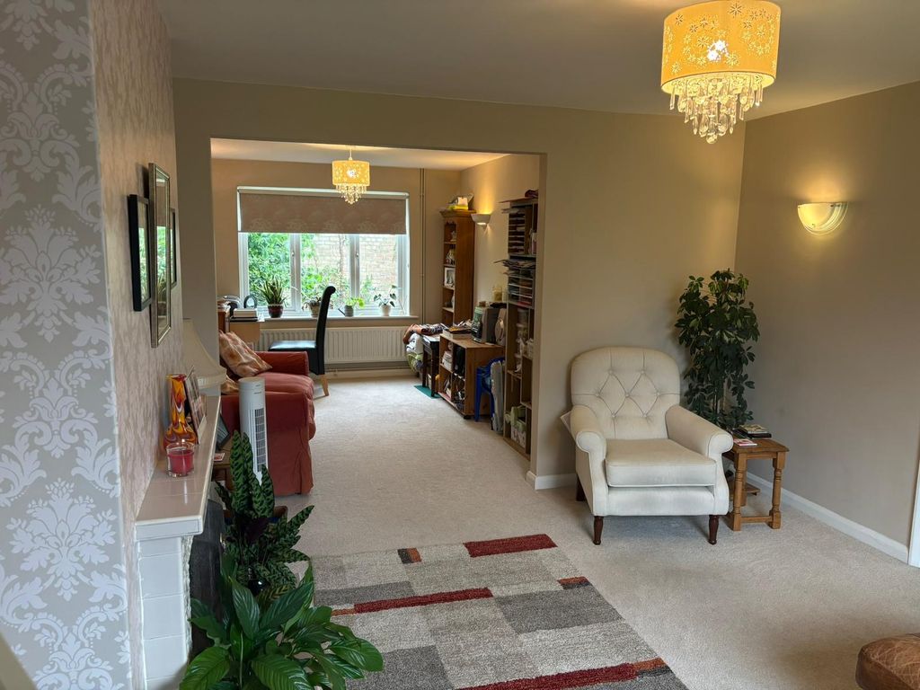 Property photo 3 of 24 Dining Room