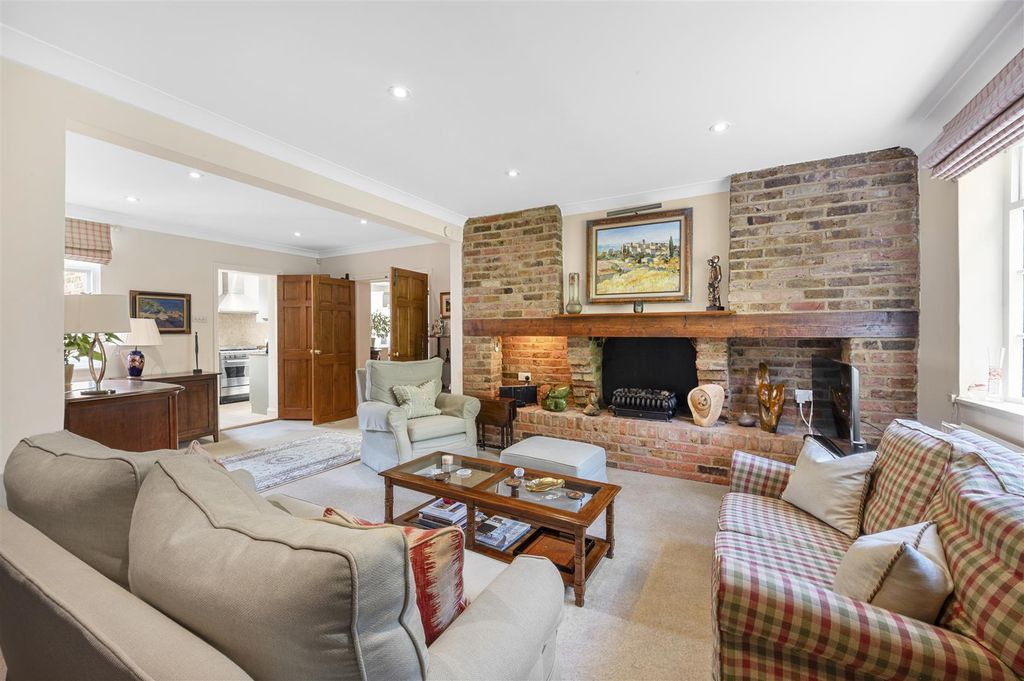 Property photo 2 of 29 72_73 Denmark Road,11.Jpg