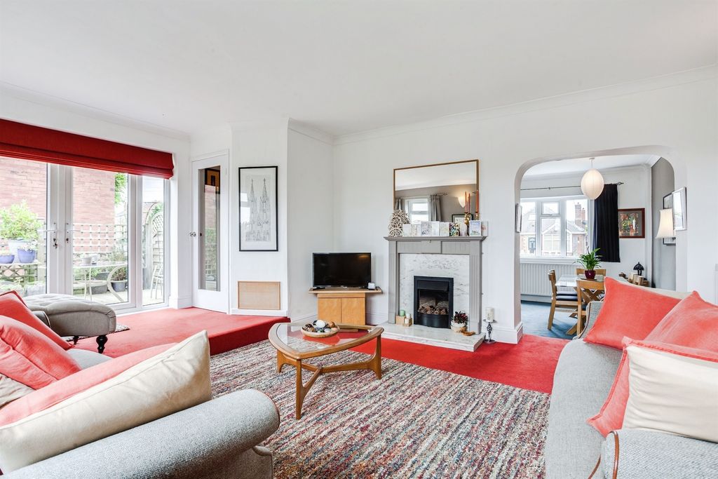 Property photo 3 of 17