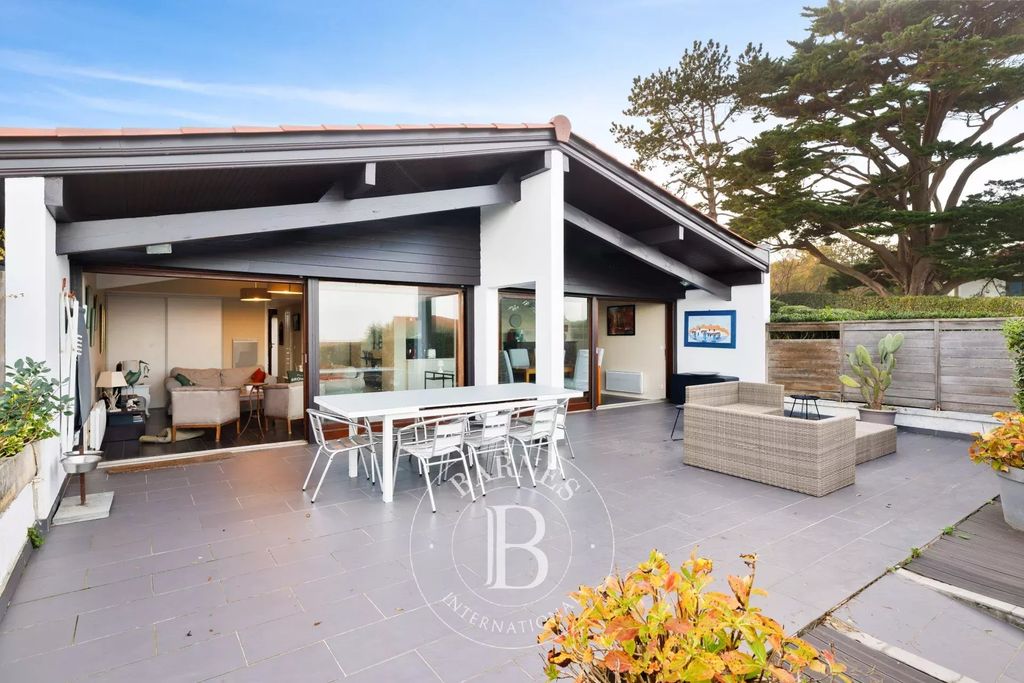 Property photo 2 of 14 Ciboure, 85 Sqm Apartment, Terrace