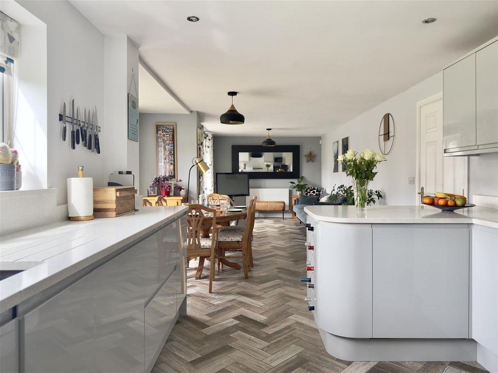 Additional image 5 of 5 bed detached house for saleClos Cradog, Penarth CF64
