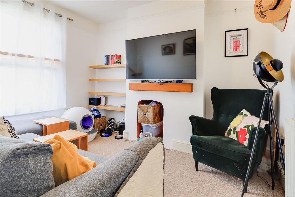 Property photo 3 of 12 Img (10).Jpg