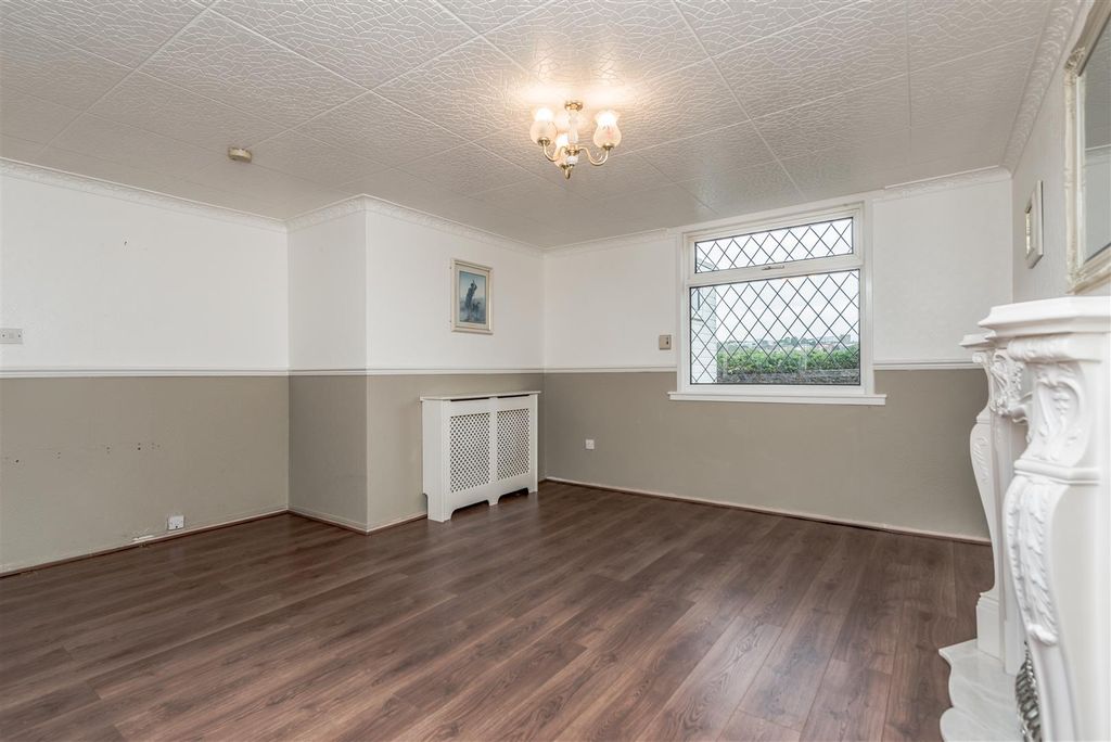 Property photo 2 of 27 Living Room: