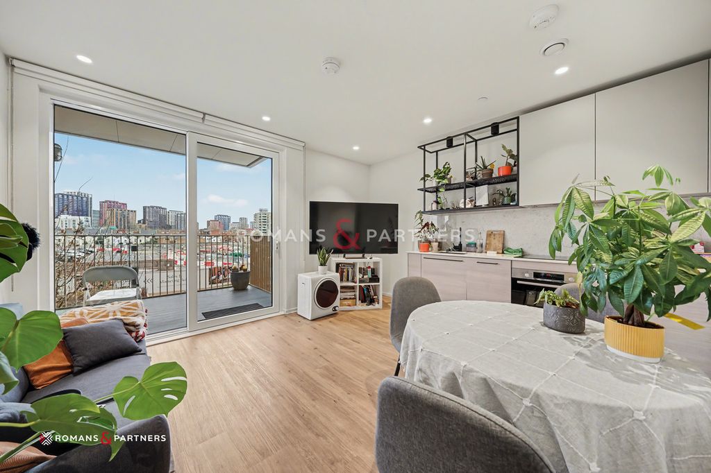 Property photo 2 of 24