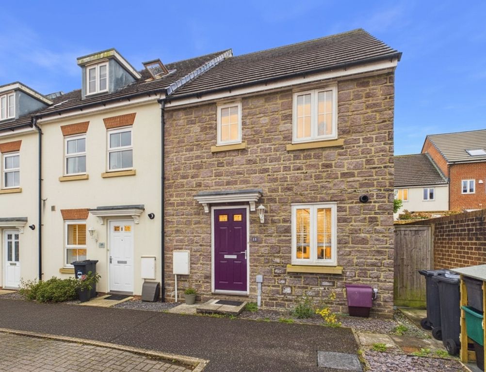 Property photo 1 of 14 Cam03640G0-Pr0127-Still025-004