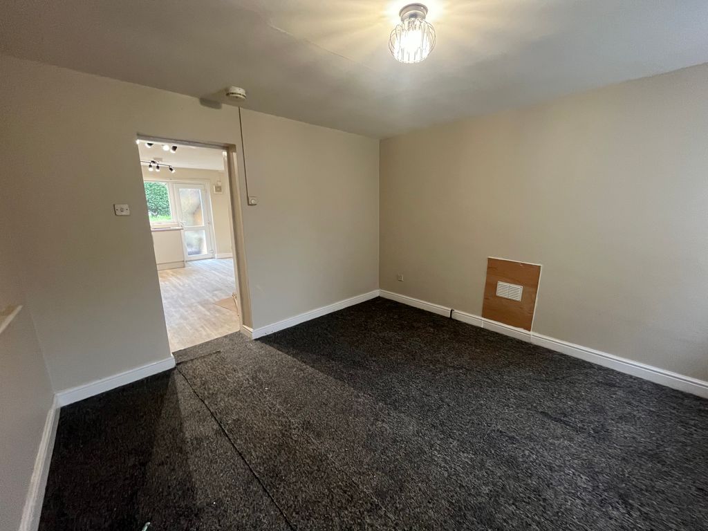 Property photo 3 of 19 Image