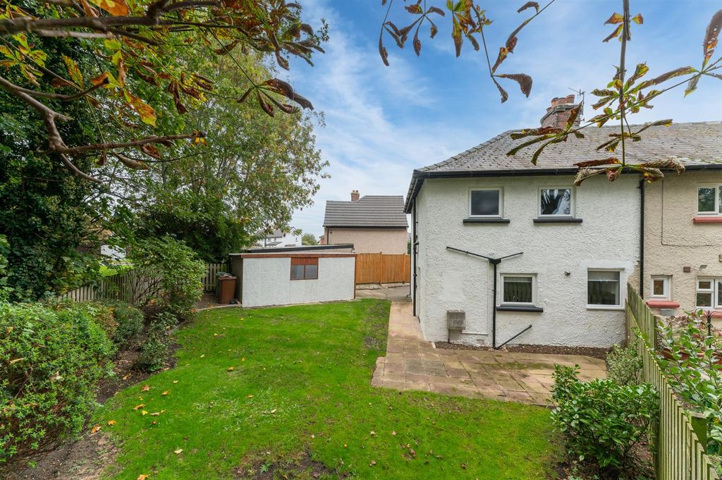 Property photo 1 of 25 The Oval