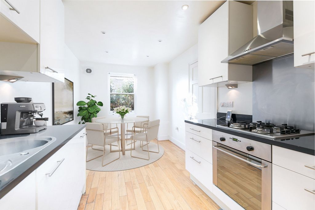 Property photo 2 of 17