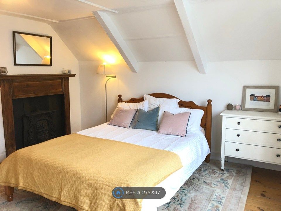 Property photo 3 of 27 Bedroom 1