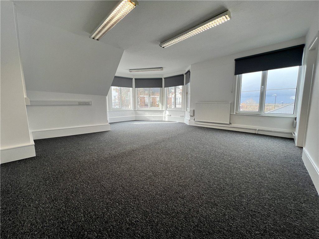 Property photo 2 of 18 Picture No. 13