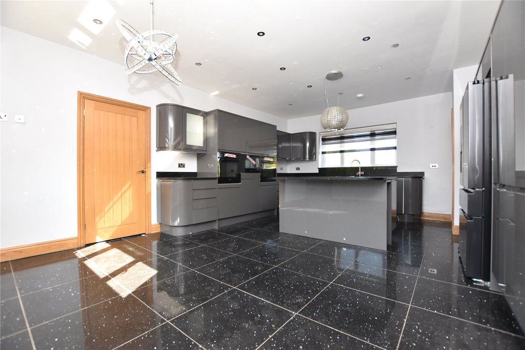 Property photo 3 of 39 Picture No. 69