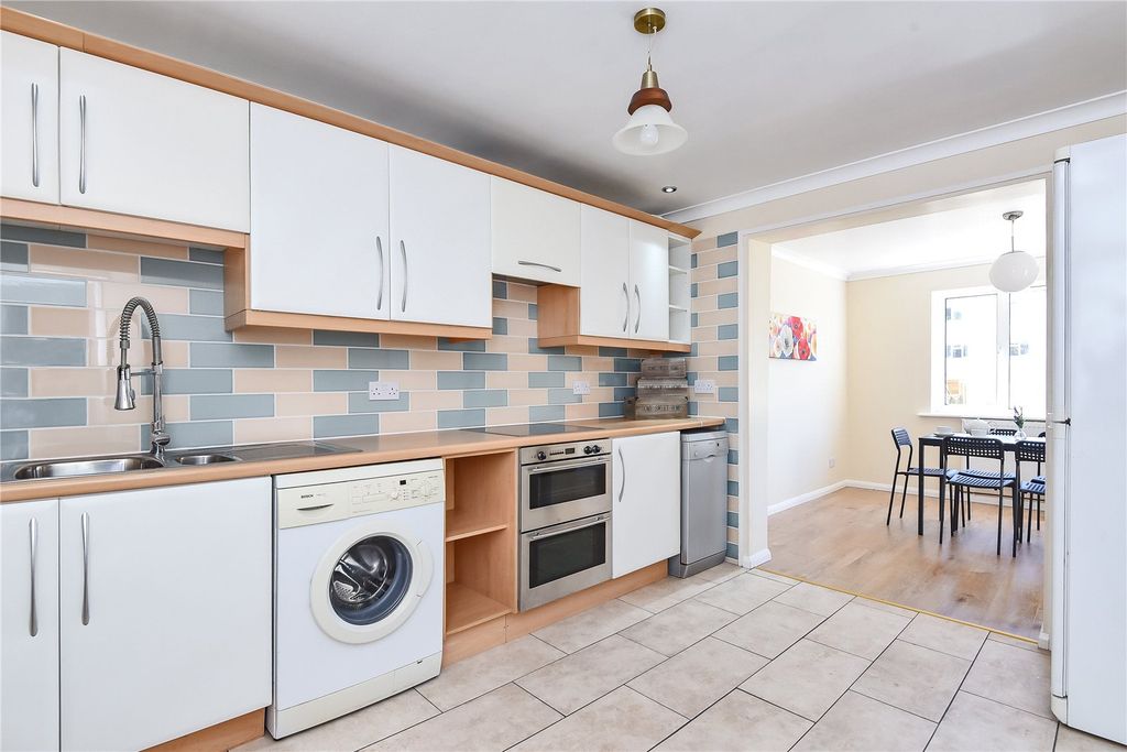 Property photo 2 of 8