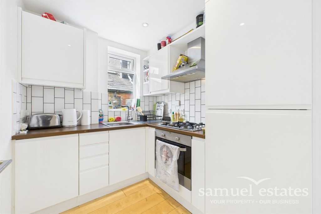 Property photo 3 of 13 Kitchen