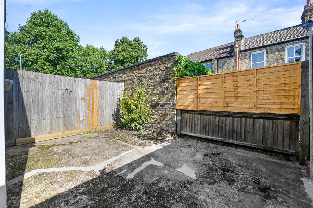 Property photo 2 of 11