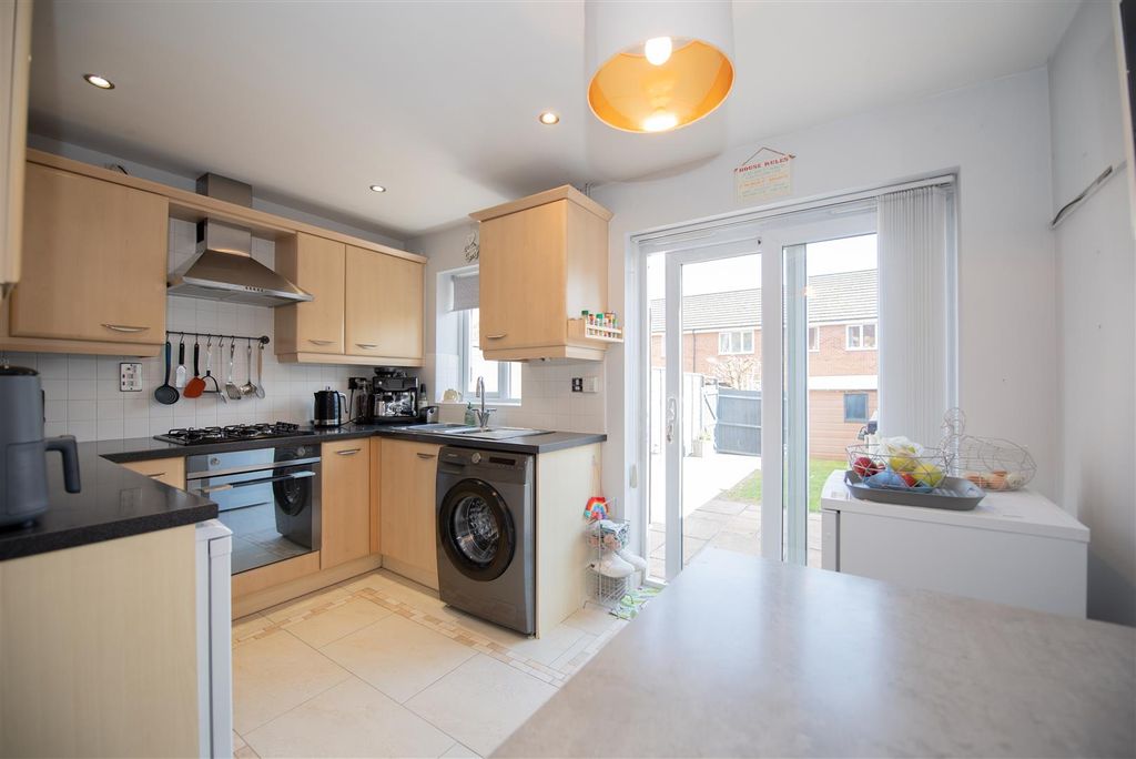 Property photo 3 of 15 Kitchen/Diner