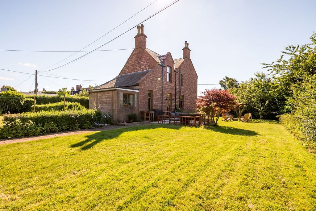 Property photo 3 of 37