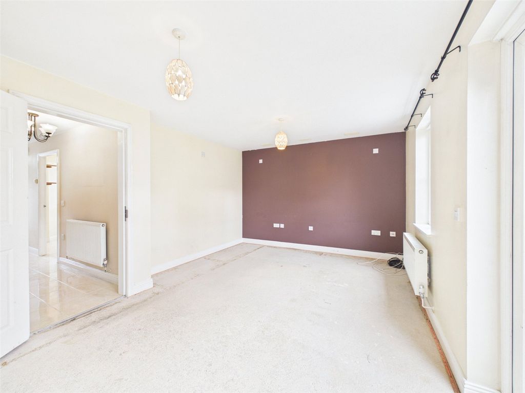 Property photo 2 of 17 Picture No. 21