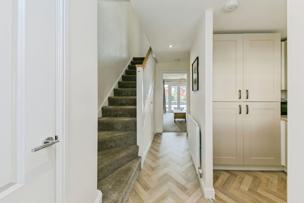 Property photo 2 of 20 Pbox-Img.Jpg
