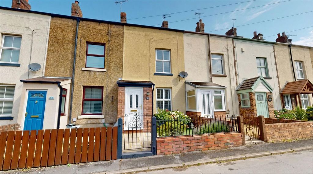 Property photo 1 of 25 Junction Road For Sale