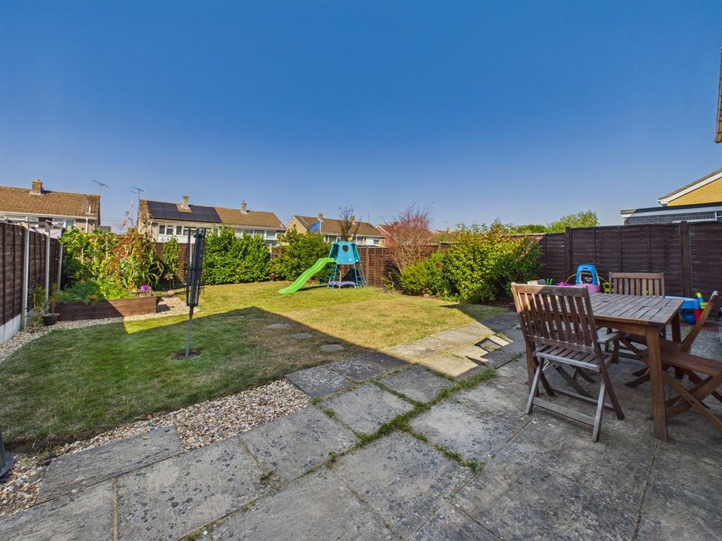 Property photo 2 of 13 Garden