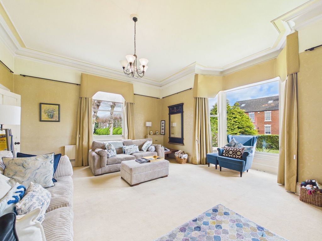 Property photo 3 of 29