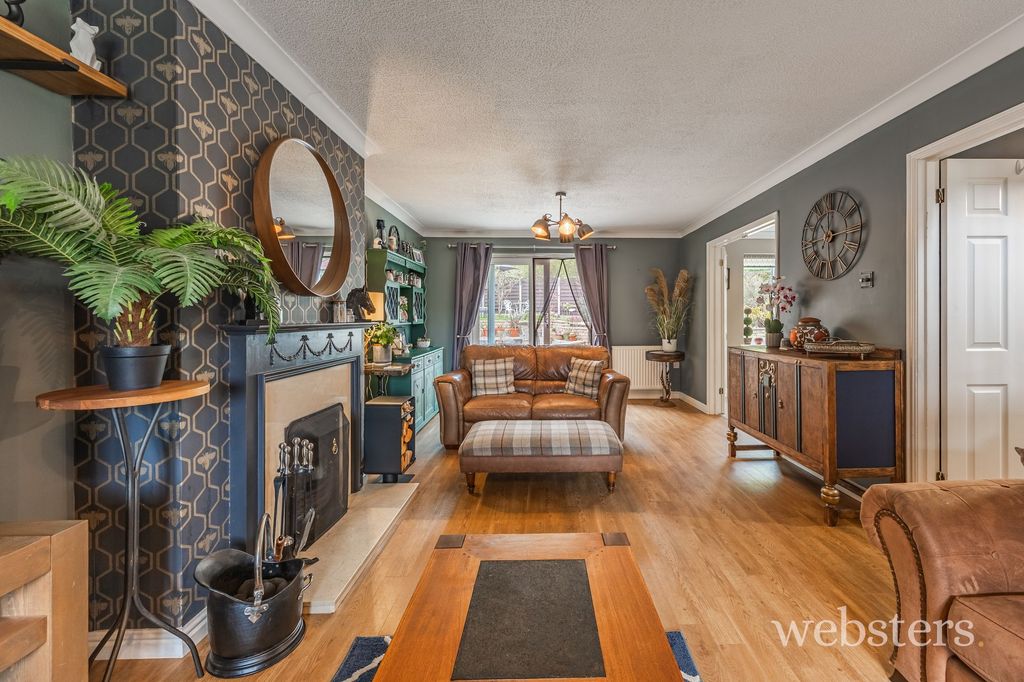 Property photo 3 of 33