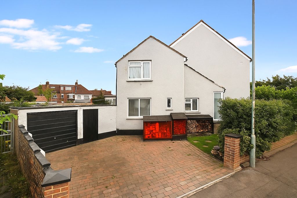Property photo 2 of 19 4327974
