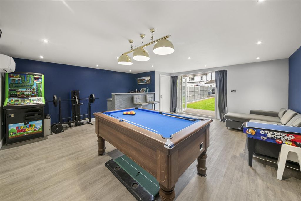 Property photo 3 of 26