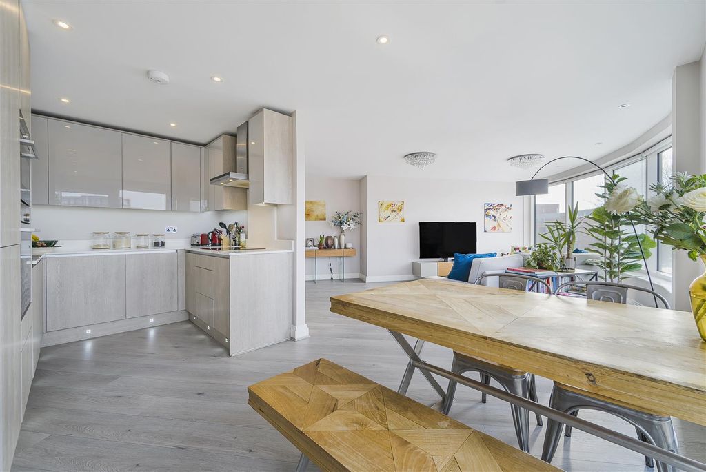 Property photo 3 of 15 Kitchen/Living Room