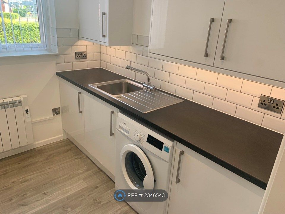 Property photo 2 of 16 Kitchen Right Side