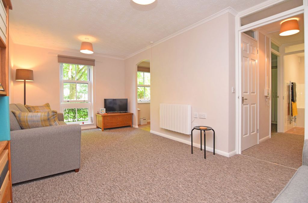 Property photo 2 of 10