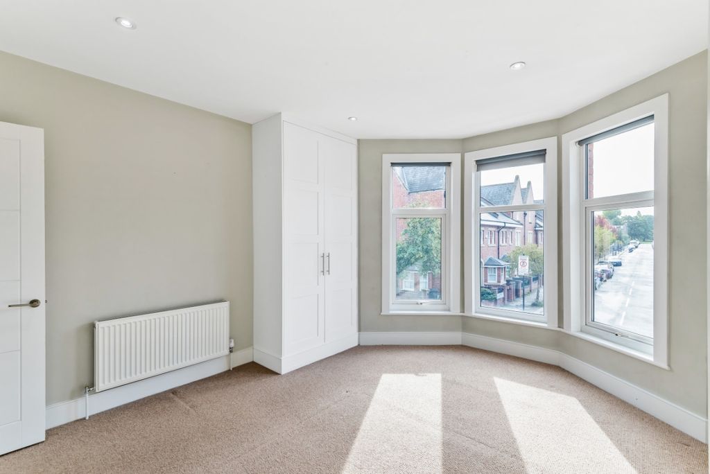 Property photo 3 of 15 899757 (2)