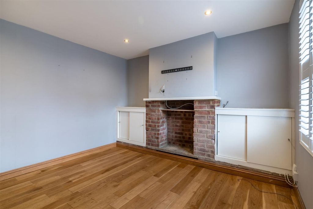 Property photo 3 of 10 3694325