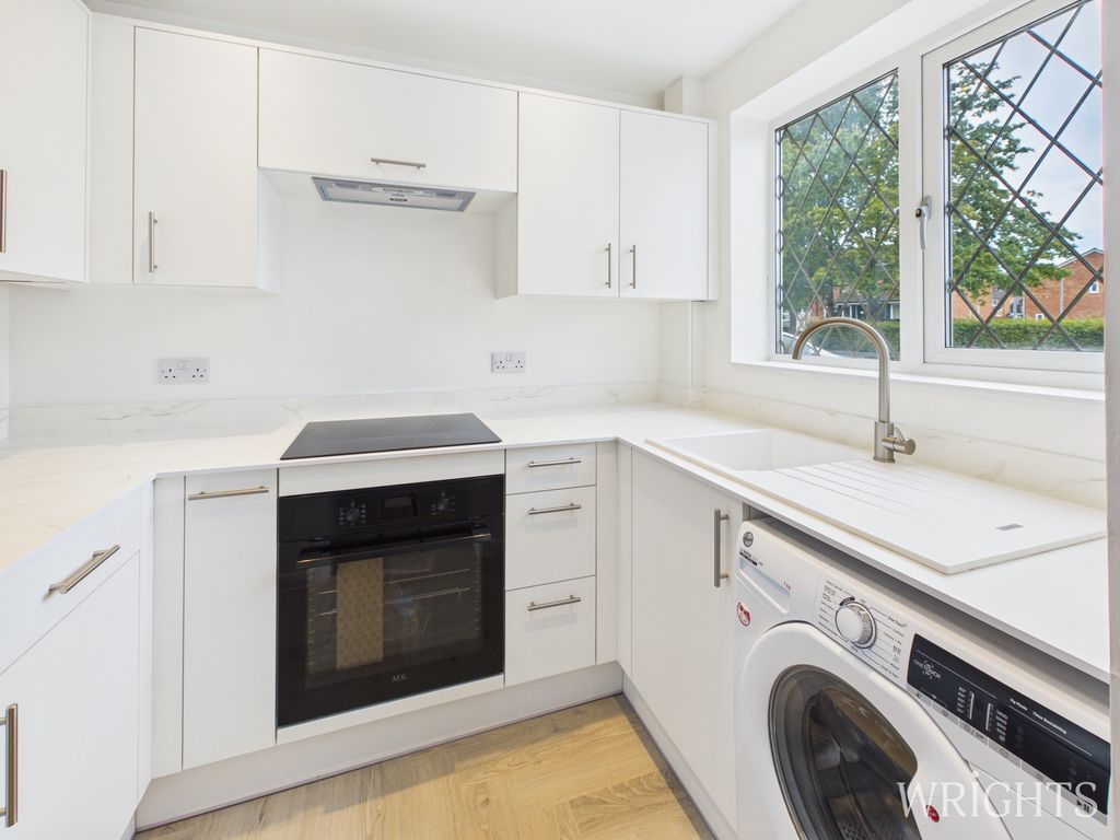 Property photo 3 of 12 Cam04170G0-Pr0153-Still002