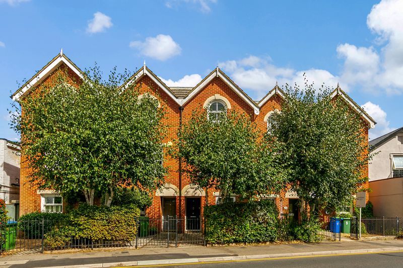 Property photo 1 of 17 Pemberton Terrace, East Molesey