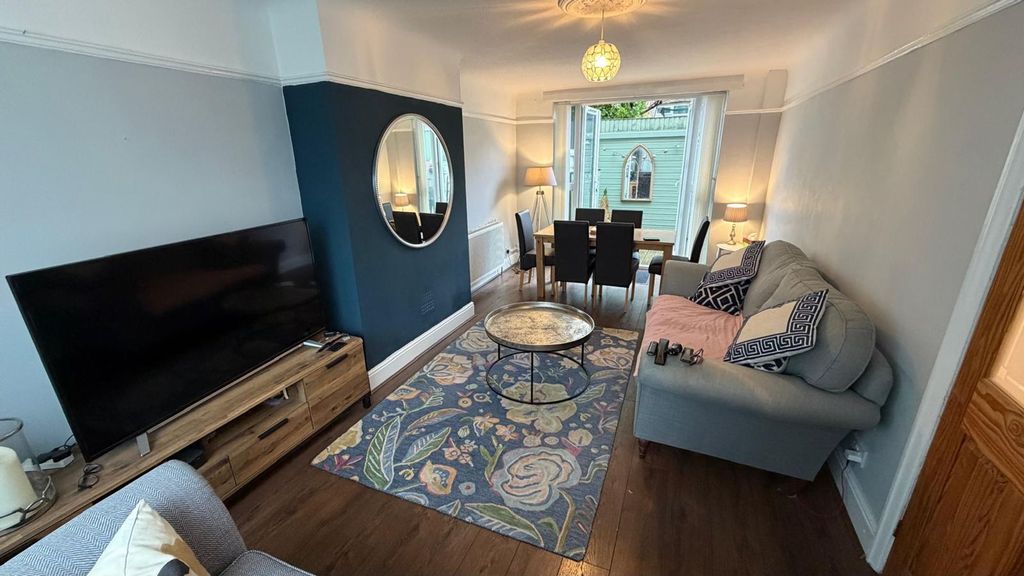 Property photo 2 of 10