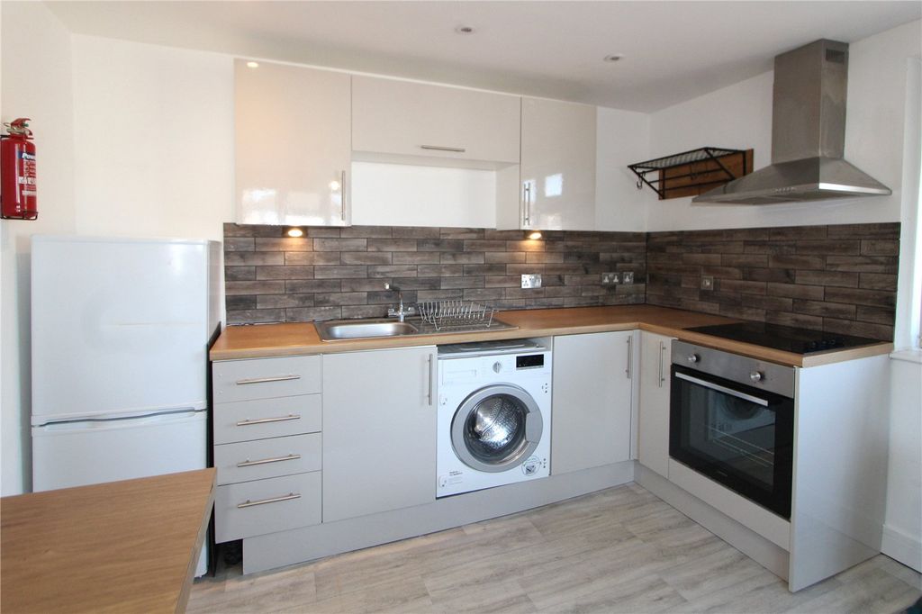 Property photo 2 of 7 Picture No. 11