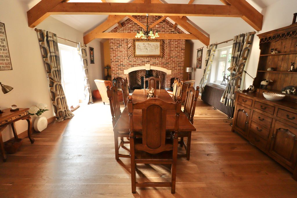 Property photo 2 of 32 Dining Room