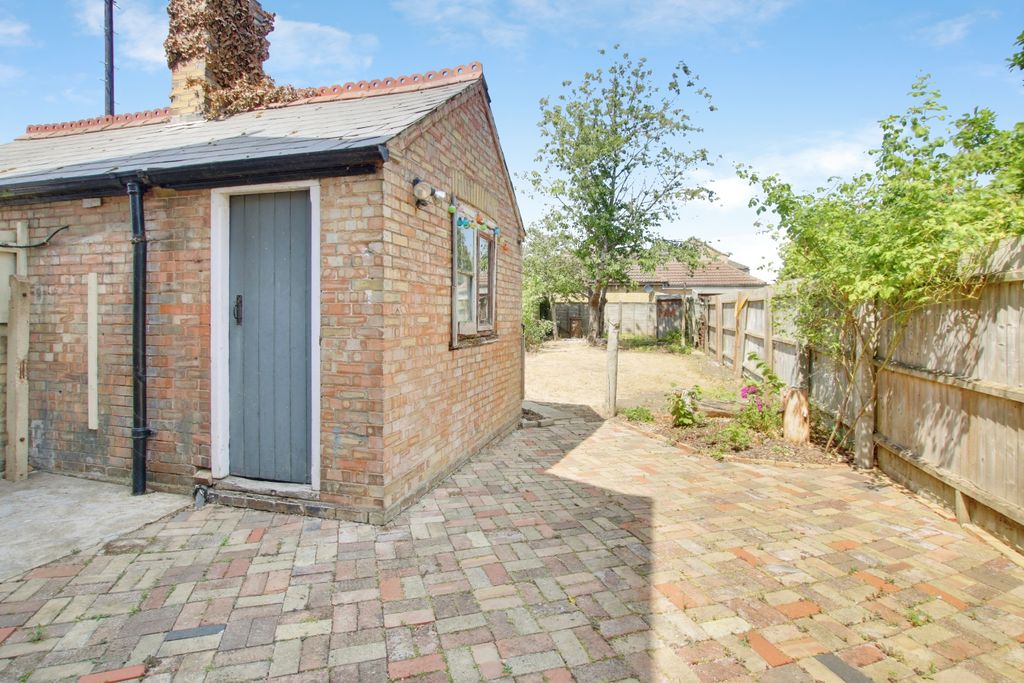 Property photo 3 of 13